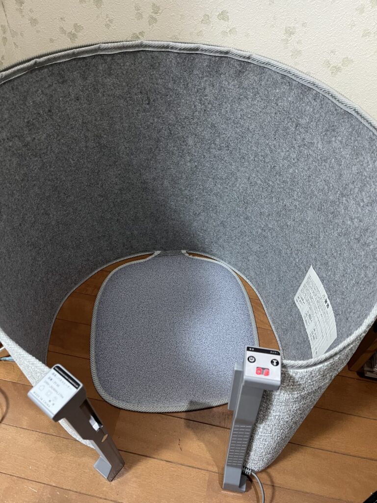 パネルヒーター上からみた内部画像